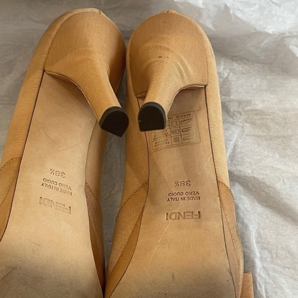 NEW W/ Imperfections FENDI  Bow Peep Toe Platform Heels Pumps 38.5 MSRP $495 - Picture 10 of 12